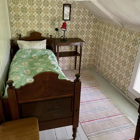 Grandmothers Cosy Fredvang